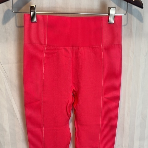 Gymshark Ultra Seamless Gorgeous Bright Neon Pink Leggings Size M‎ - Picture 4 of 11
